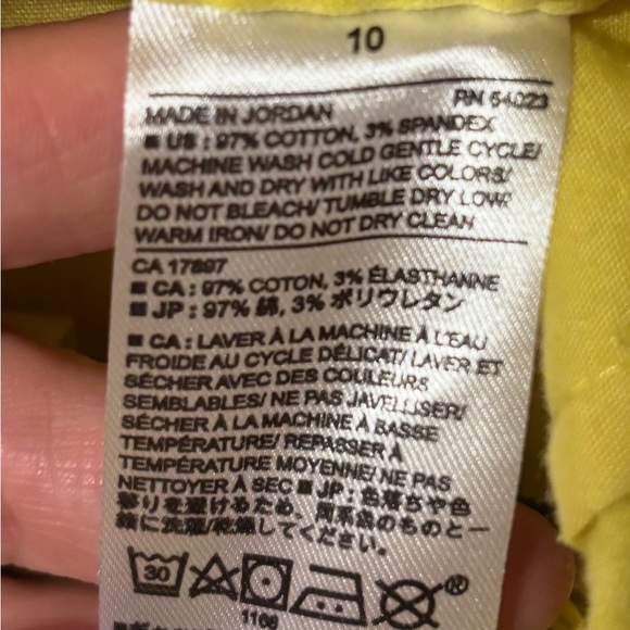 Banana Republic Women’s Yellow 3” Shorts Size 10 - Picture 4 of 7